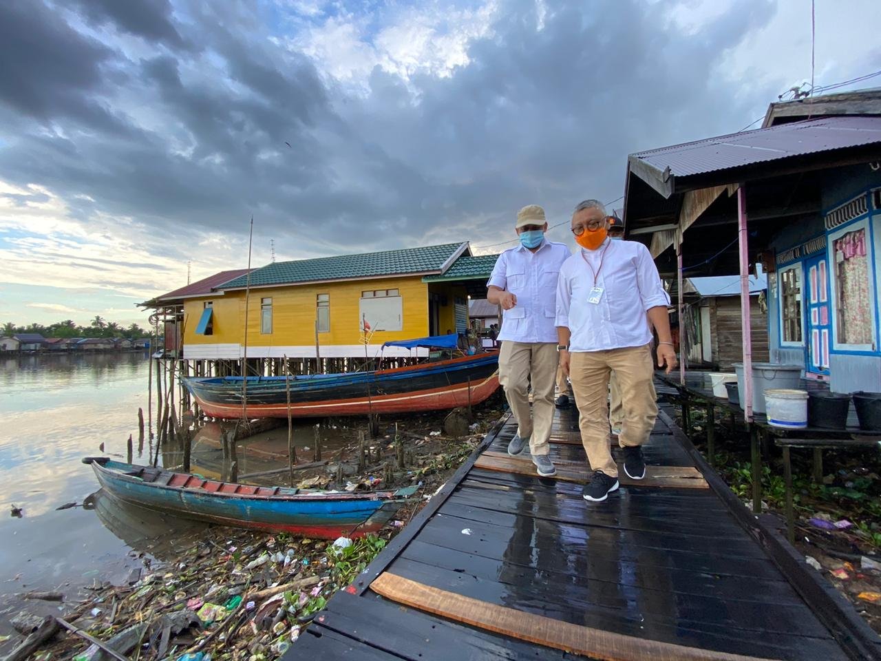 masyarakat di kawasan tempat tinggal anda