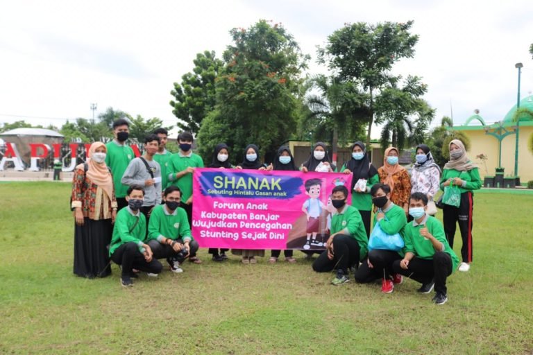 Forum Anak Bersama Dinas DP2KBP3A Kabupaten Banjar Bagikan Telur Untuk Pencegahan Stunting 2 WhatsApp Image 2020 11 20 at 10.57.40 1
